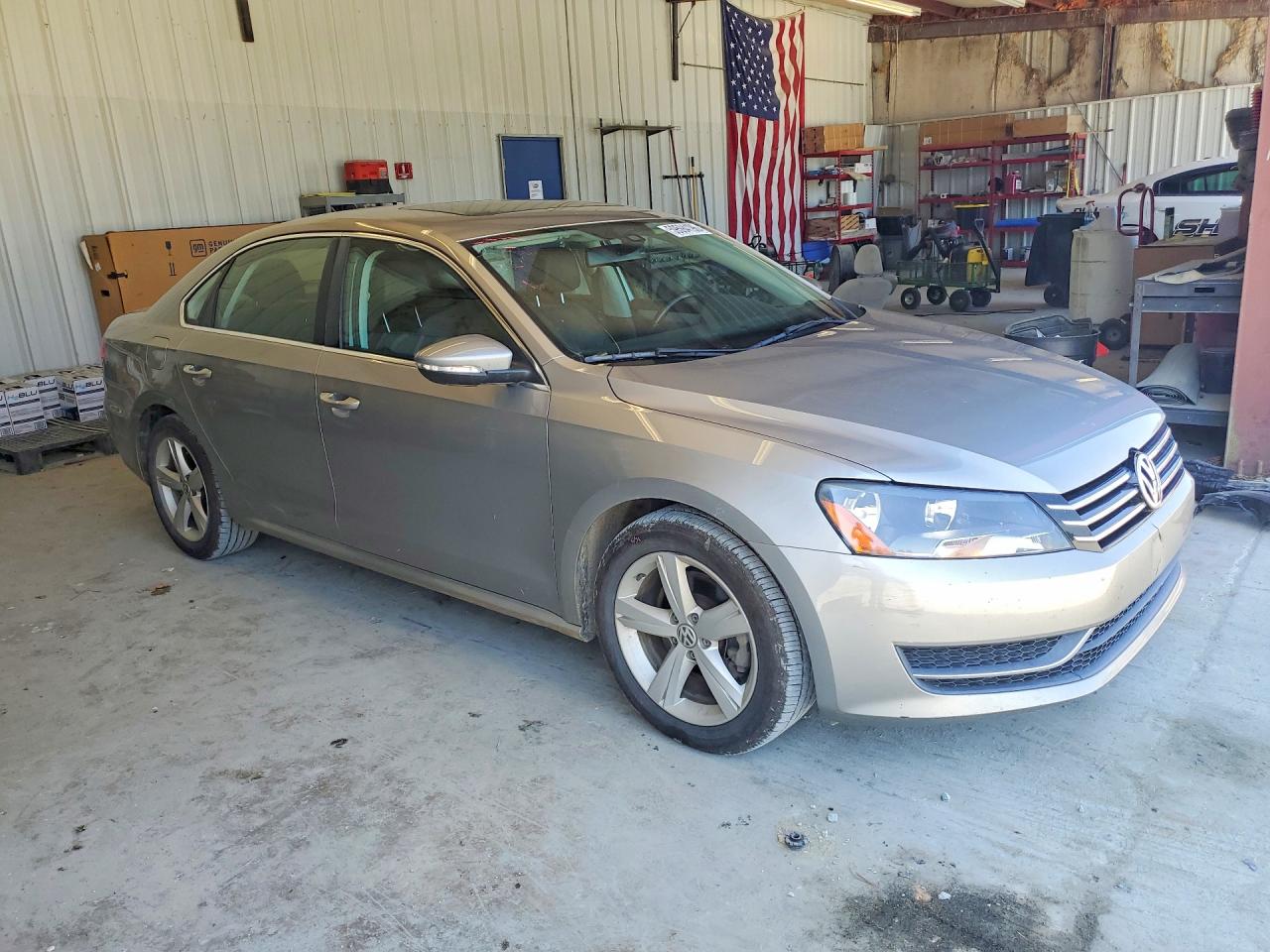 2012 VOLKSWAGEN PASSAT