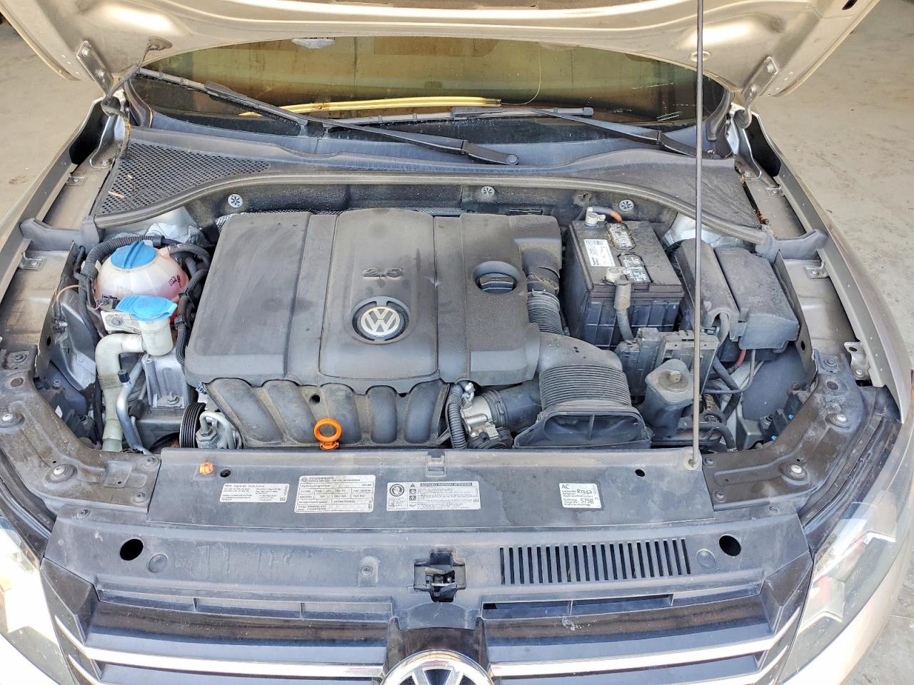 2012 VOLKSWAGEN PASSAT