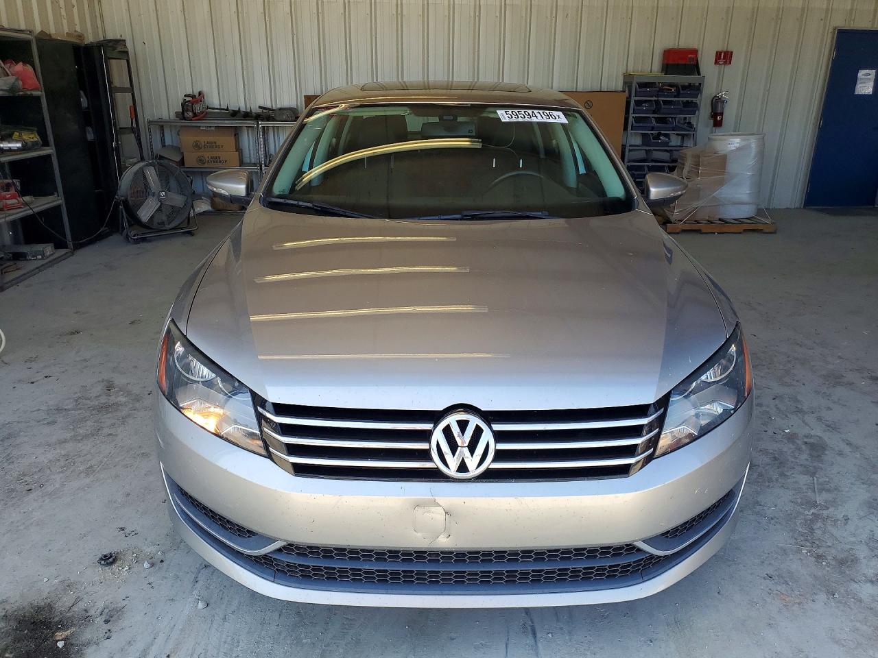 2012 VOLKSWAGEN PASSAT