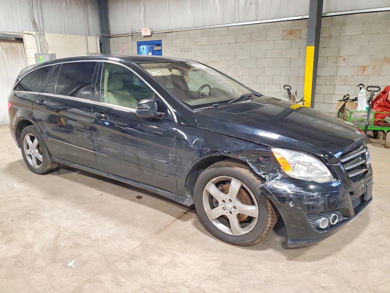 2011 MERCEDES-BENZ R-CLASS