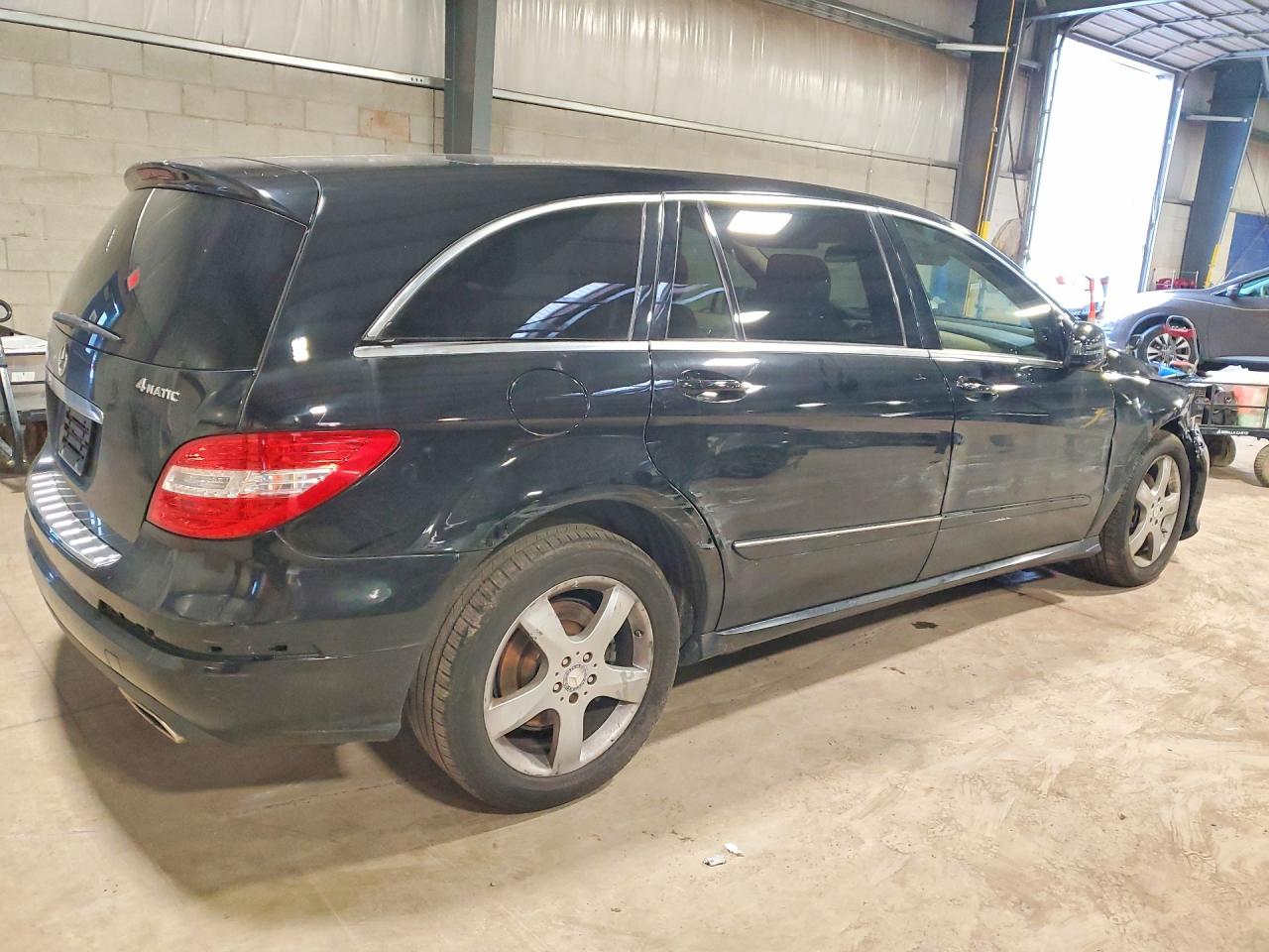 2011 MERCEDES-BENZ R-CLASS