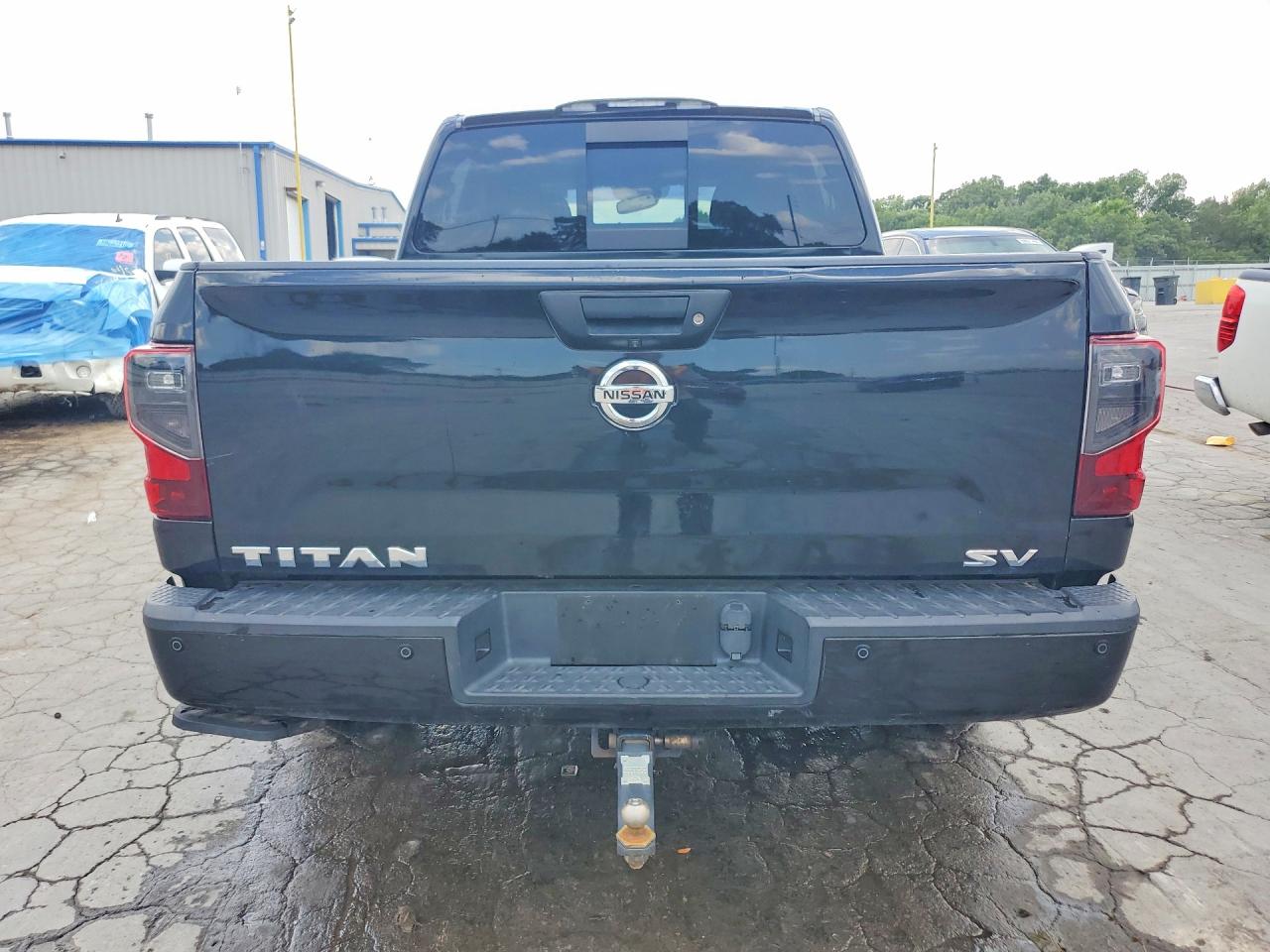 2017 NISSAN TITAN