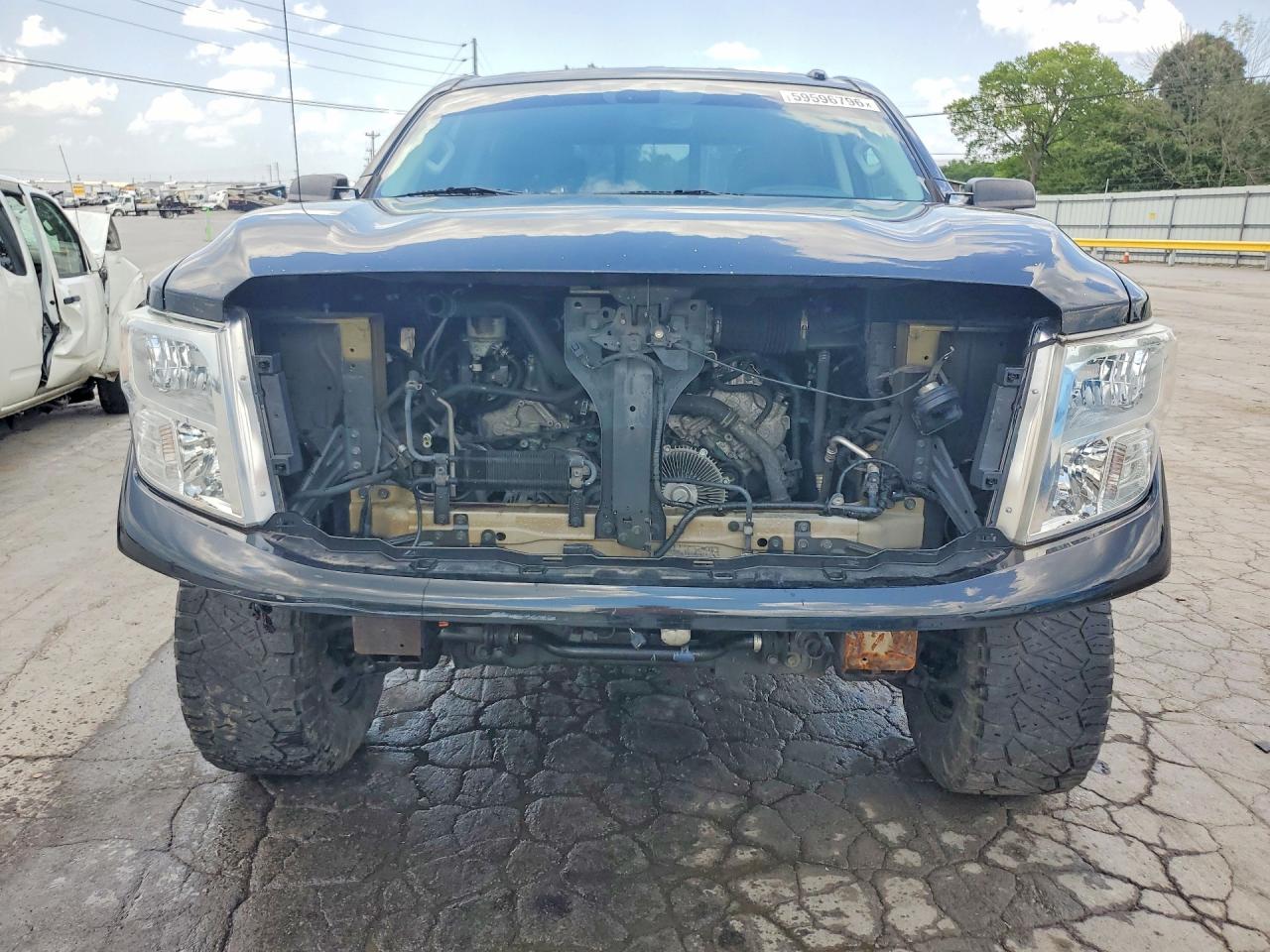 2017 NISSAN TITAN