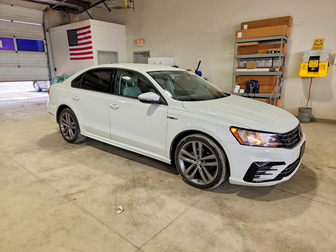 2018 VOLKSWAGEN PASSAT