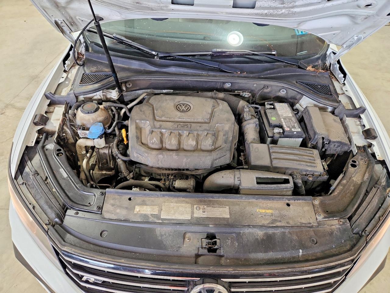 2018 VOLKSWAGEN PASSAT