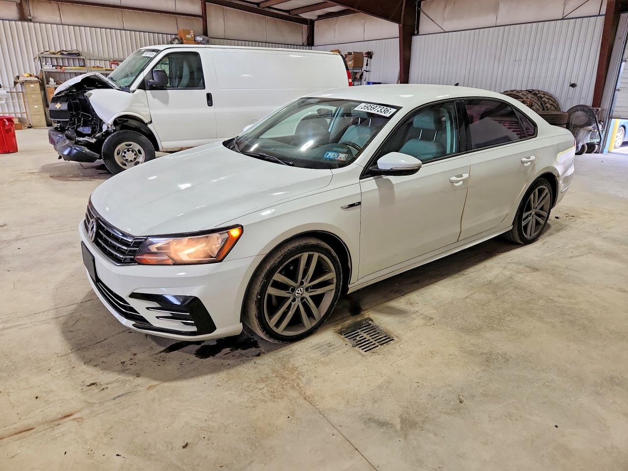 2018 VOLKSWAGEN PASSAT