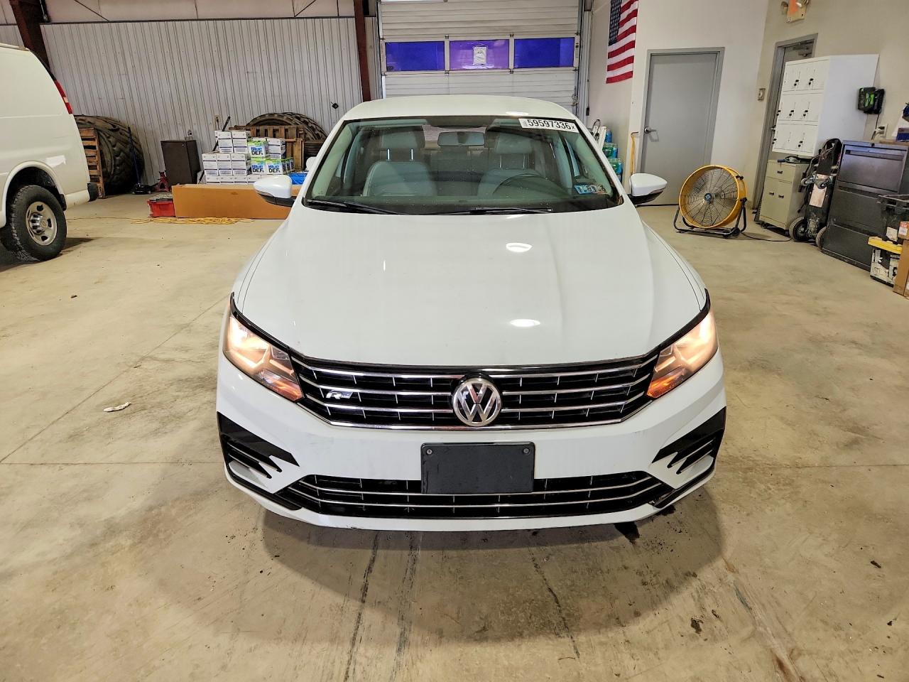 2018 VOLKSWAGEN PASSAT