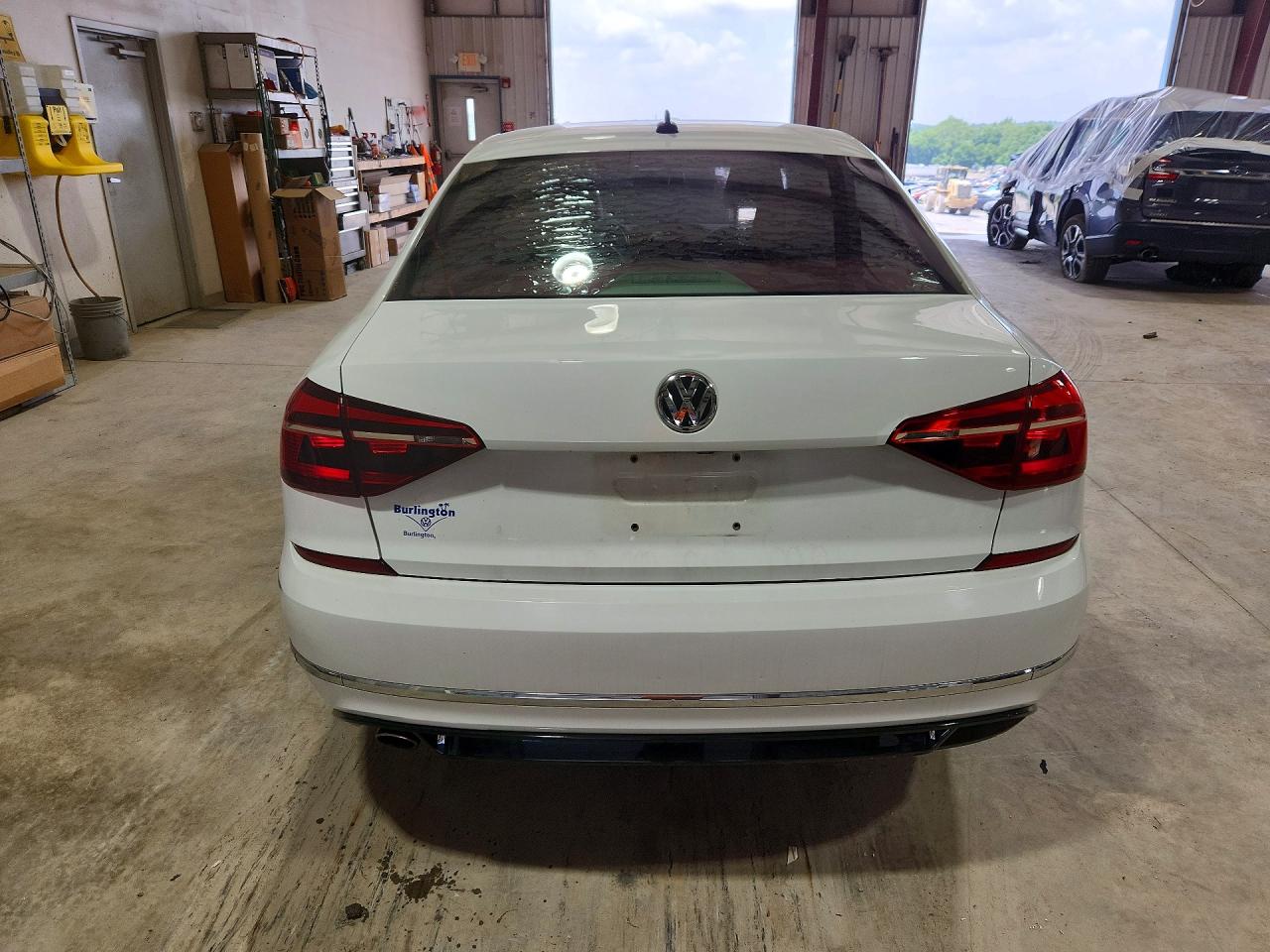 2018 VOLKSWAGEN PASSAT