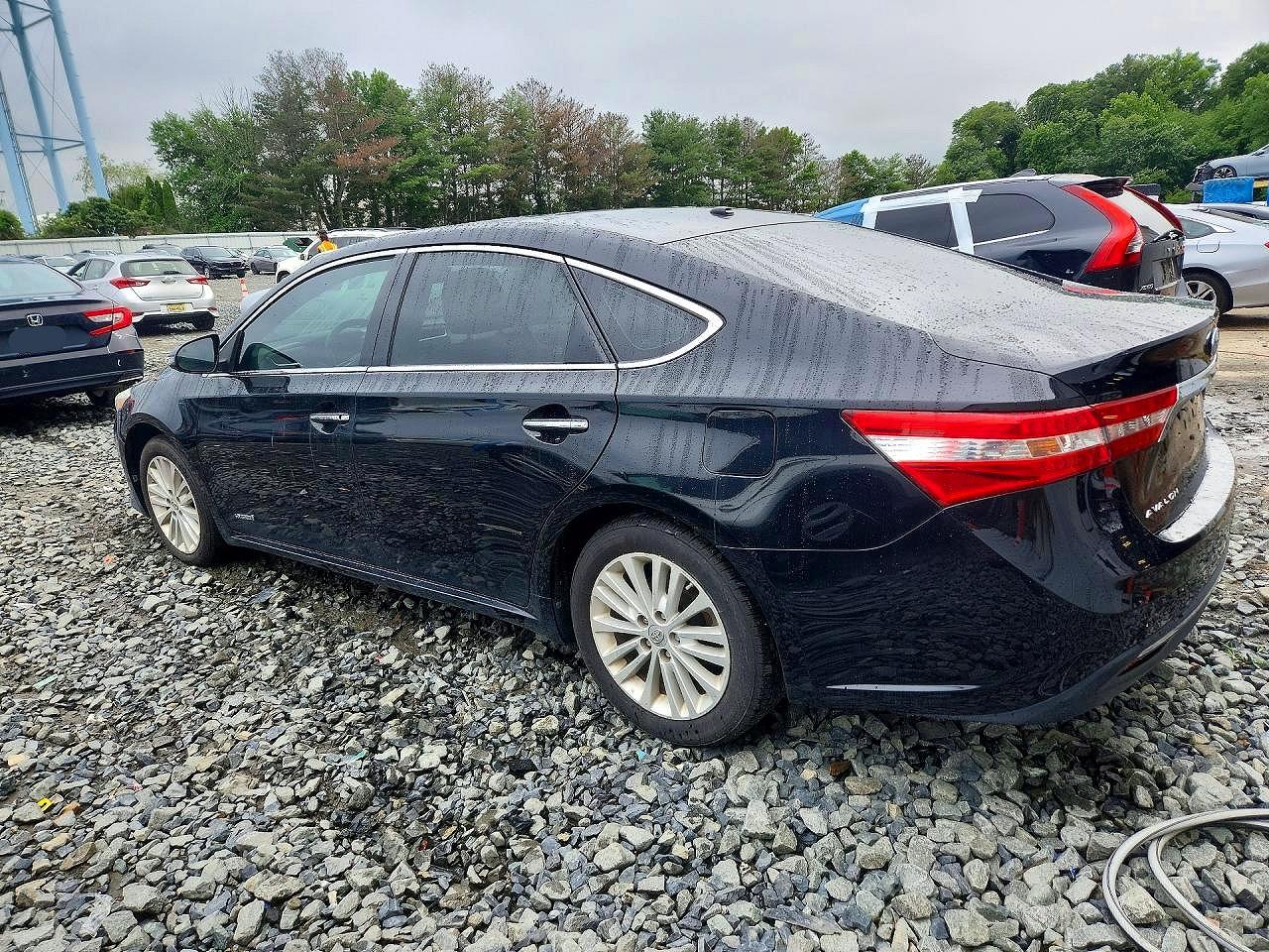 2013 TOYOTA AVALON