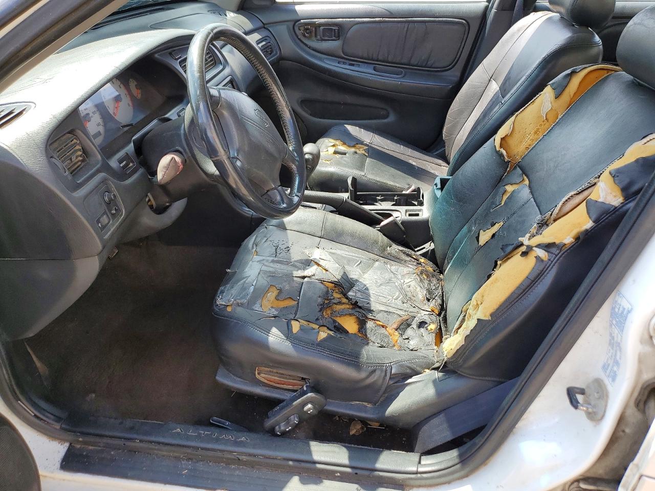 2001 NISSAN ALTIMA