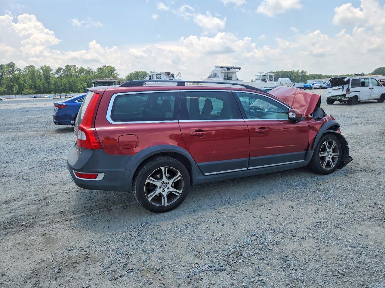 2013 VOLVO XC70