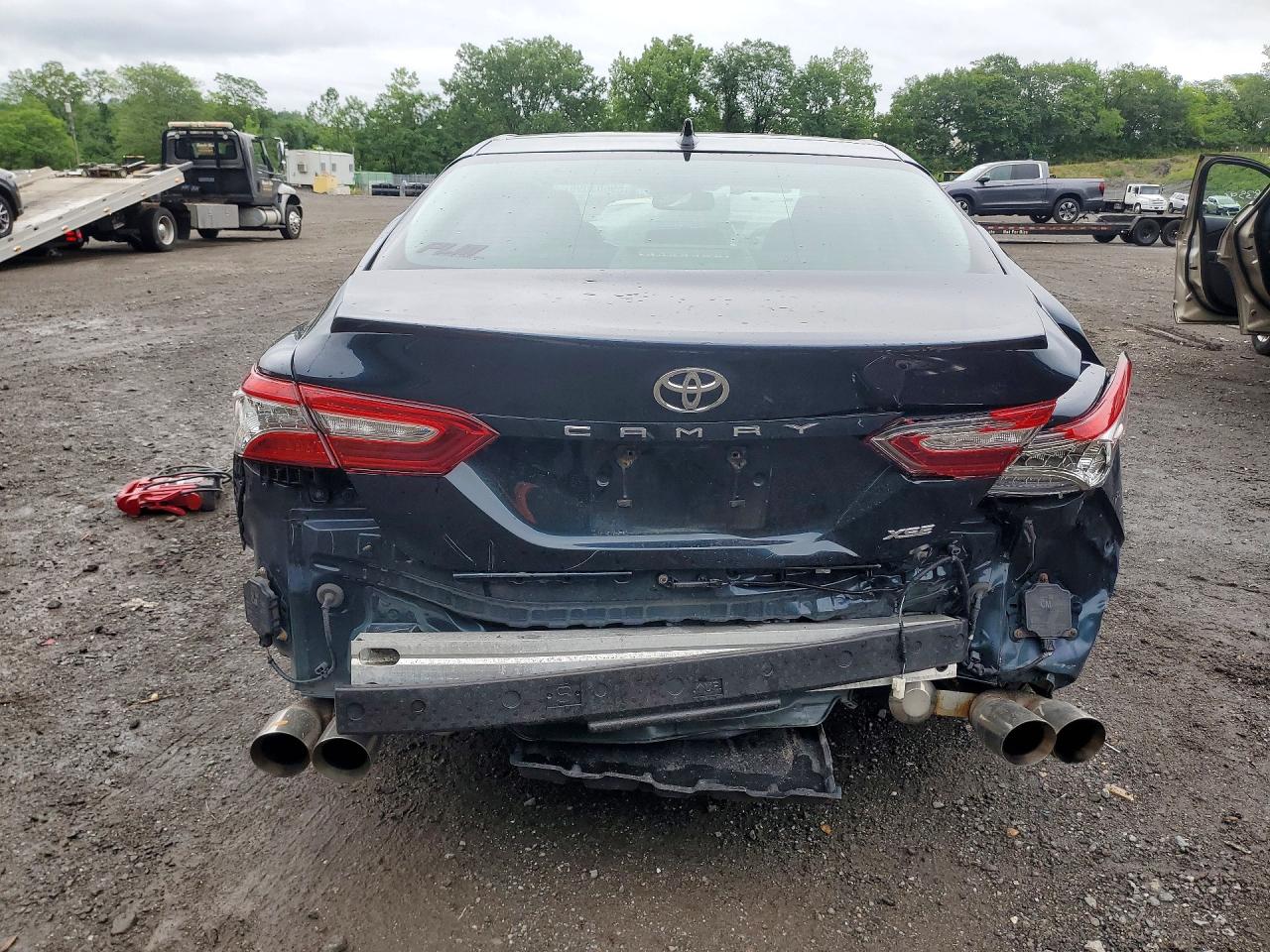 2018 TOYOTA CAMRY