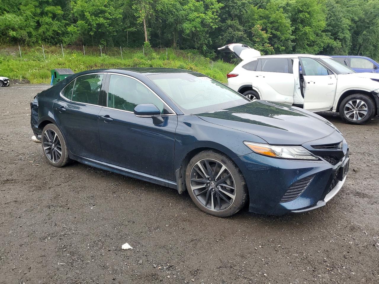 2018 TOYOTA CAMRY