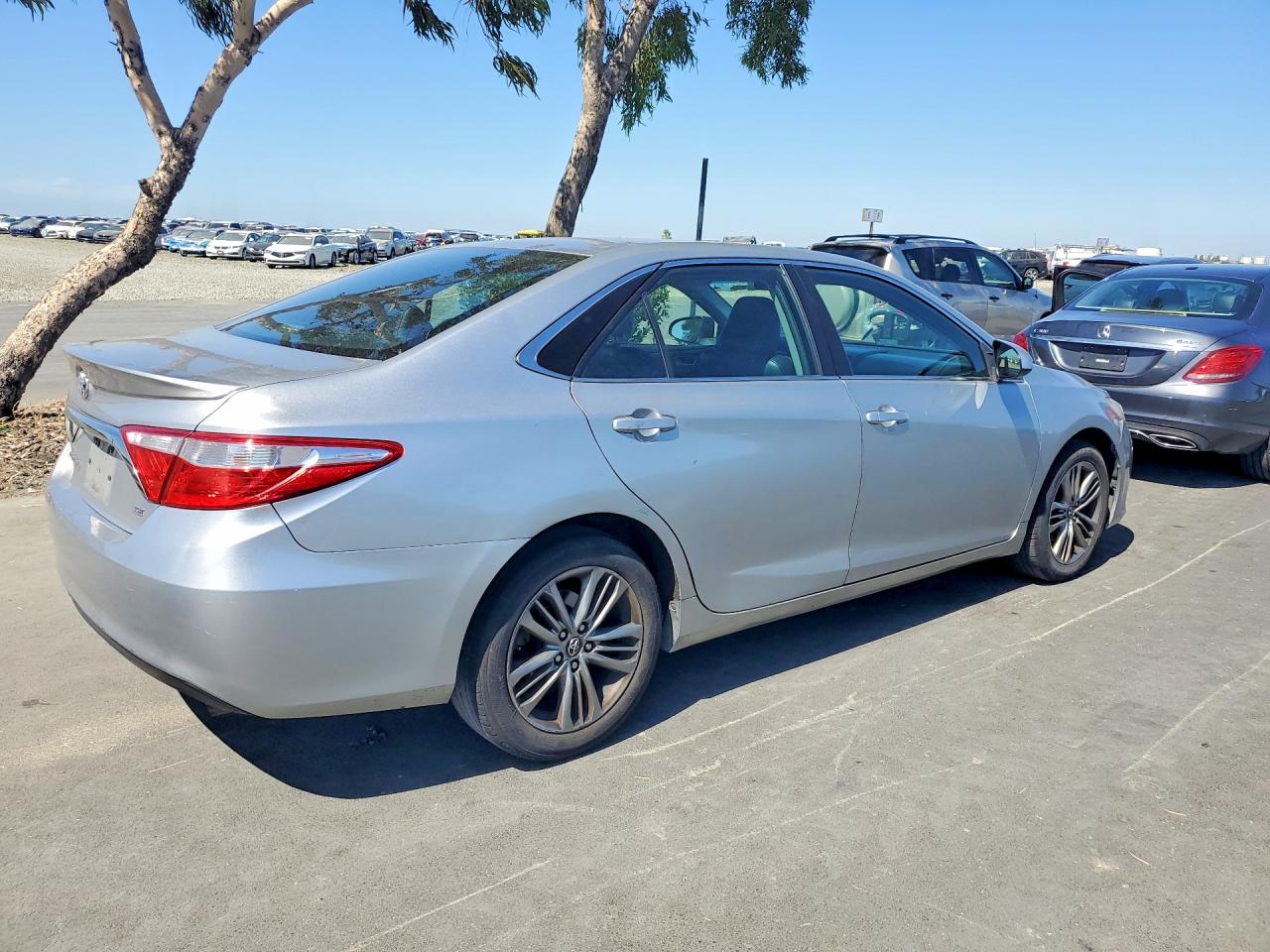 2016 TOYOTA CAMRY