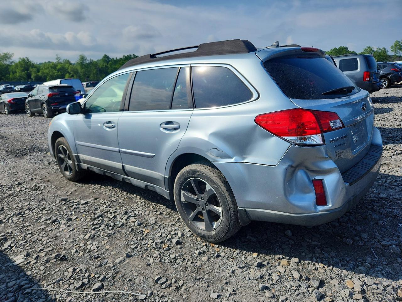 2013 SUBARU OUTBACK