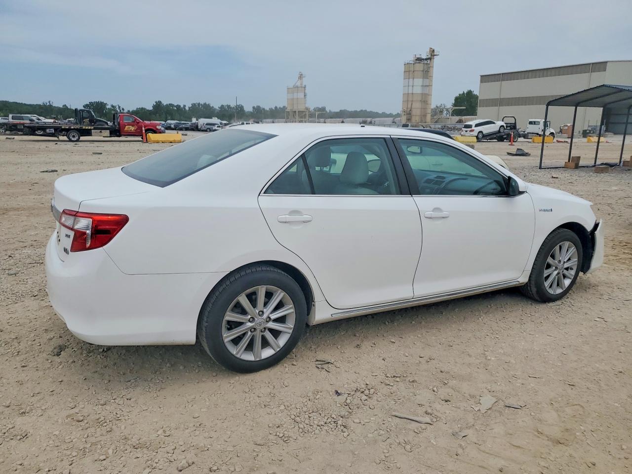 2012 TOYOTA CAMRY SOLA