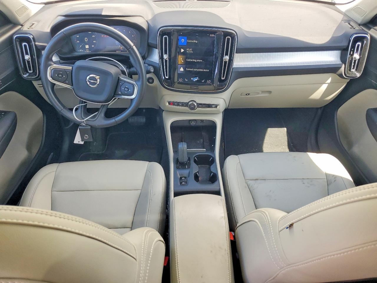 2019 VOLVO XC40
