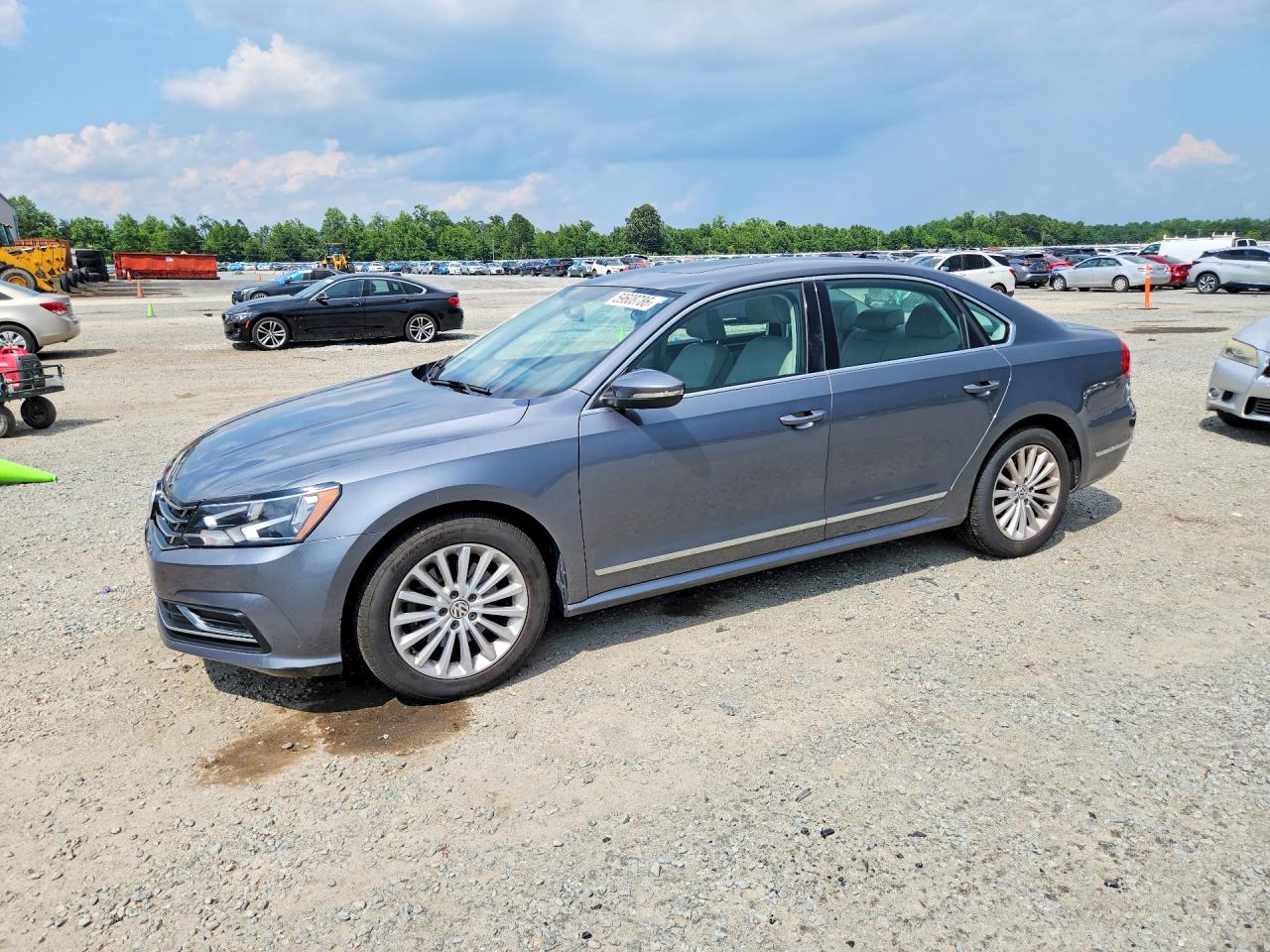 2016 VOLKSWAGEN PASSAT