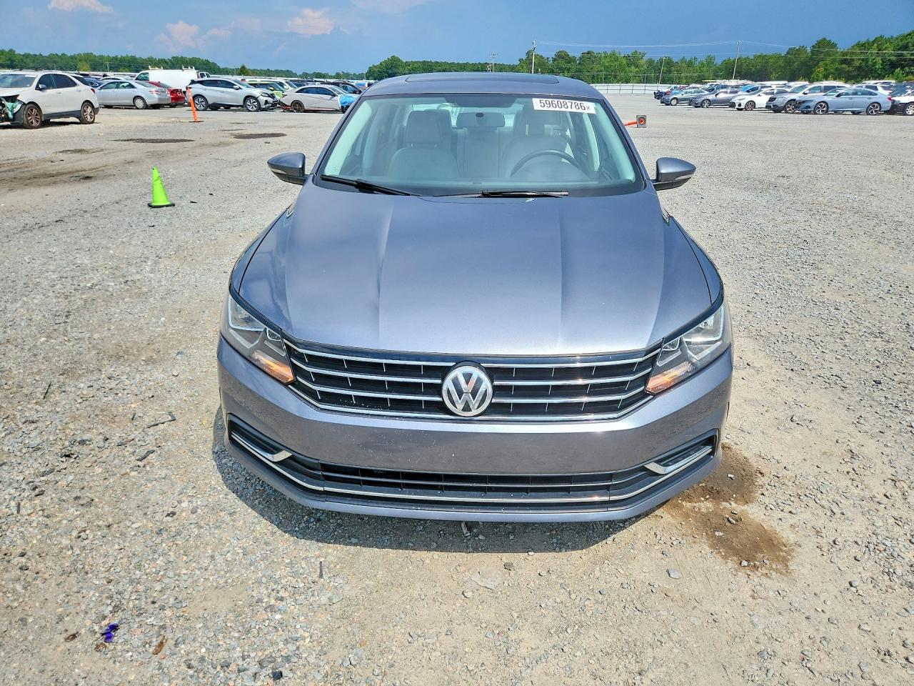 2016 VOLKSWAGEN PASSAT