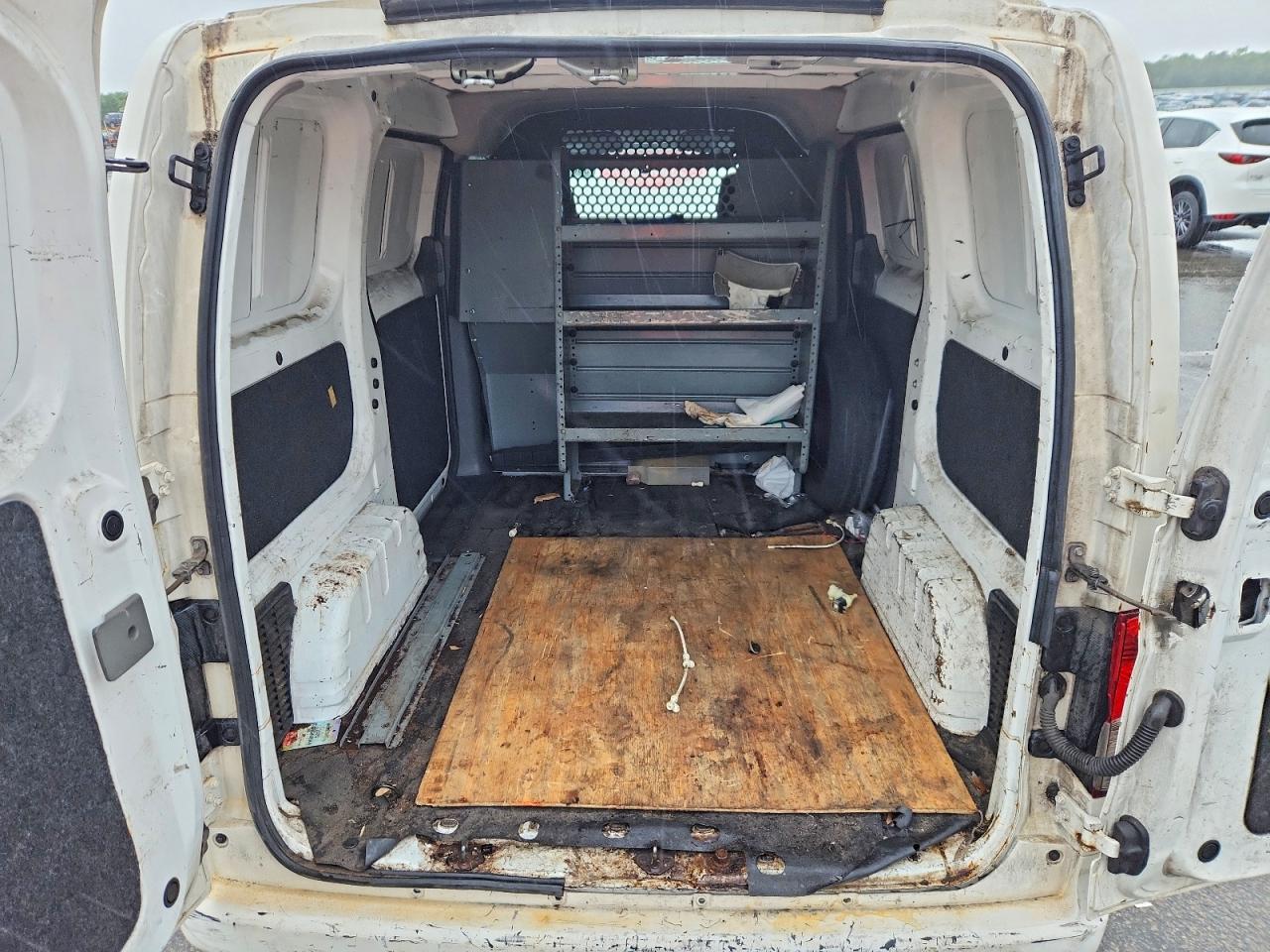 2014 NISSAN NV