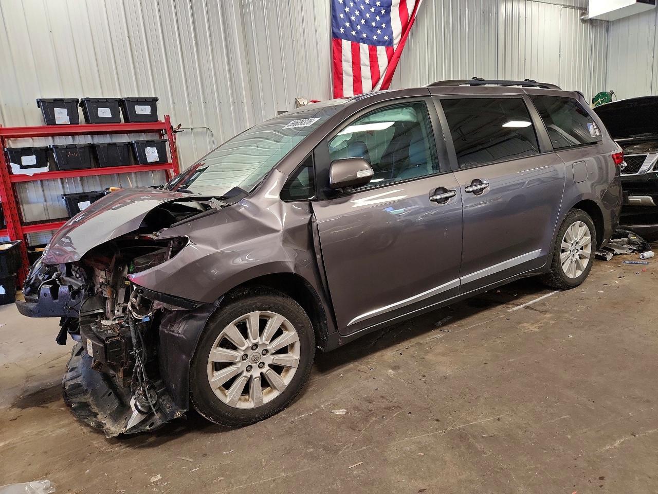 2015 TOYOTA SIENNA