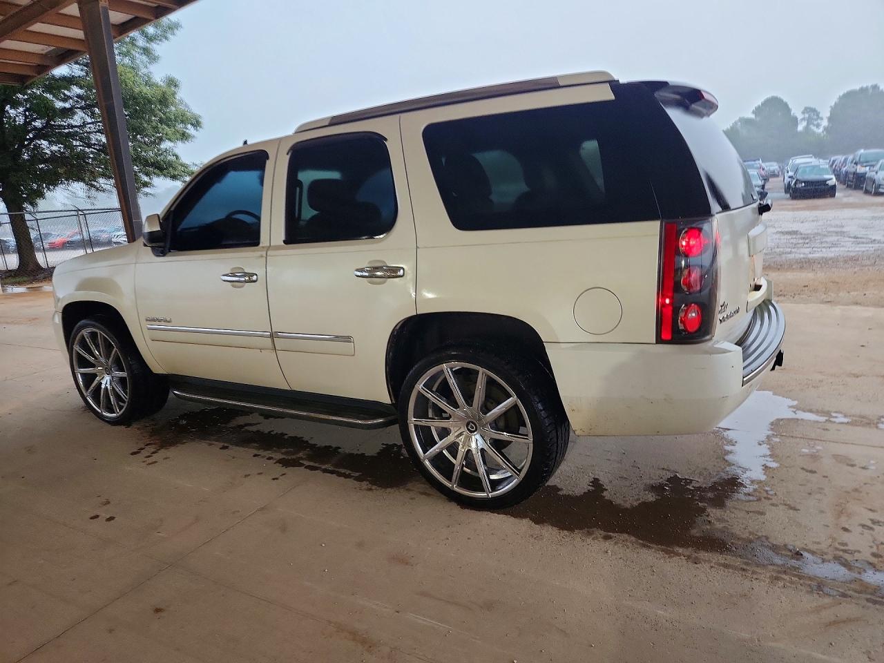 2011 GMC YUKON