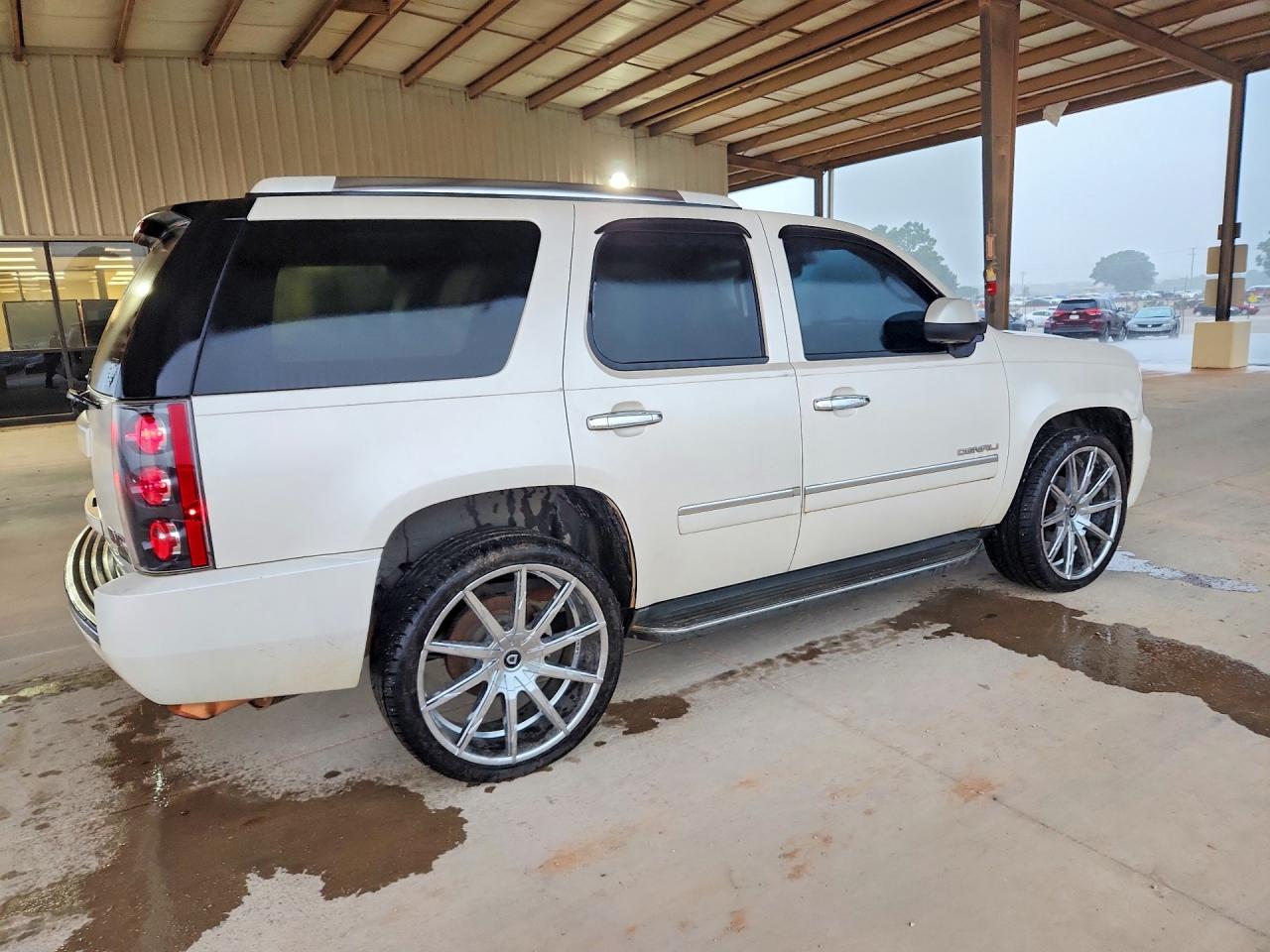 2011 GMC YUKON