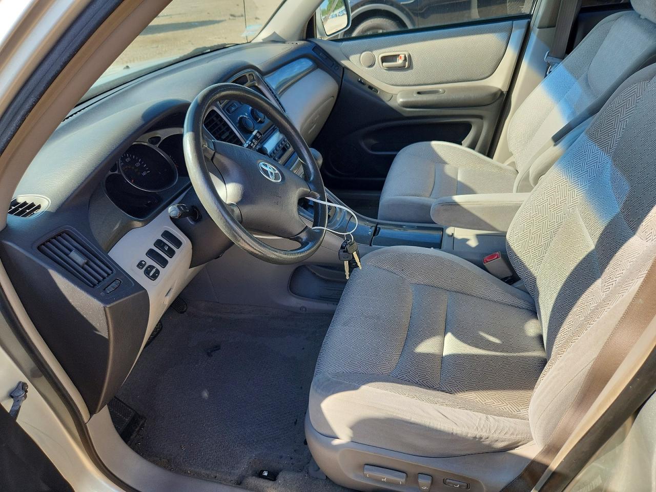 2003 TOYOTA HIGHLANDER