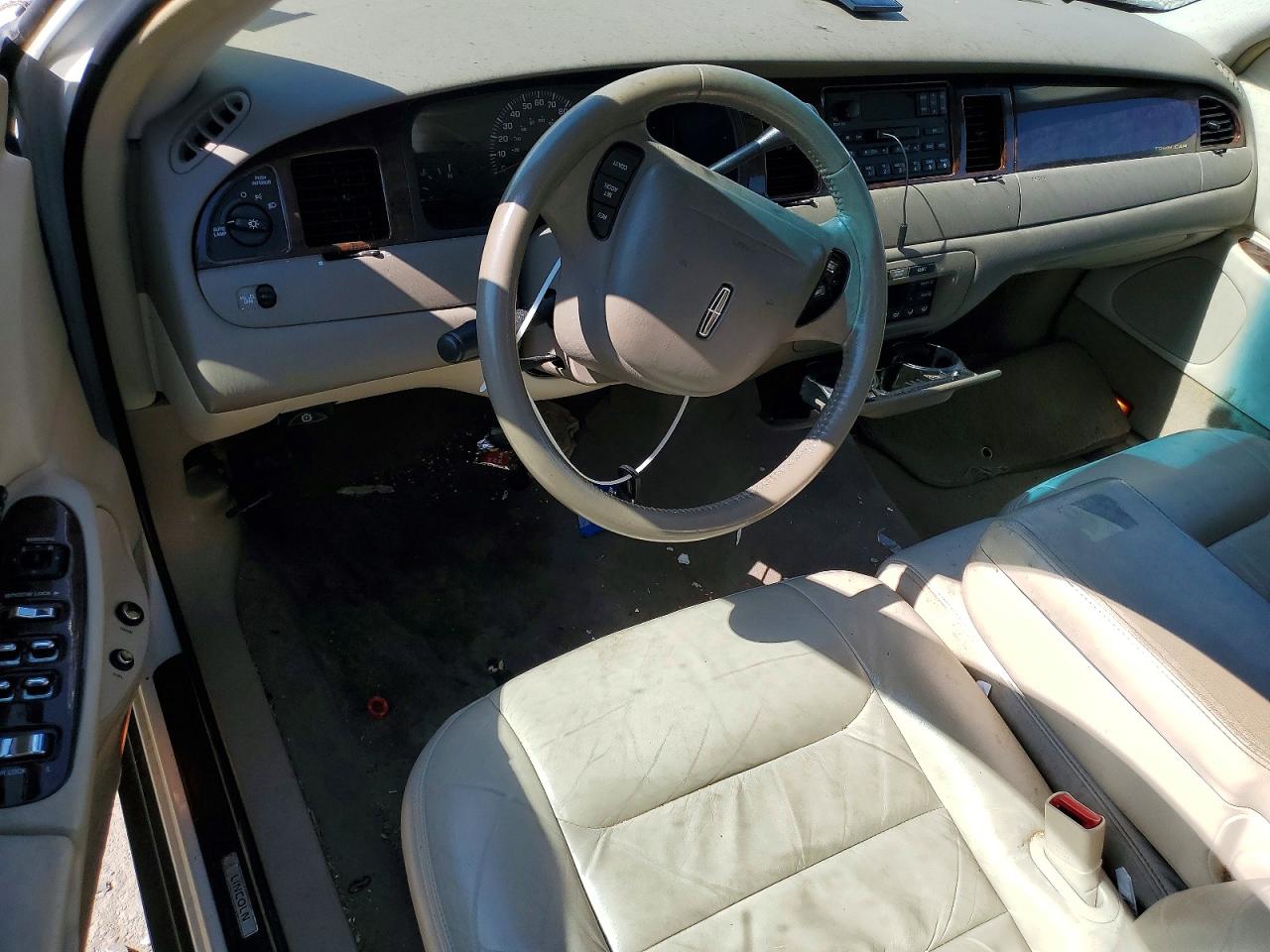 2000 LINCOLN TOWNCAR
