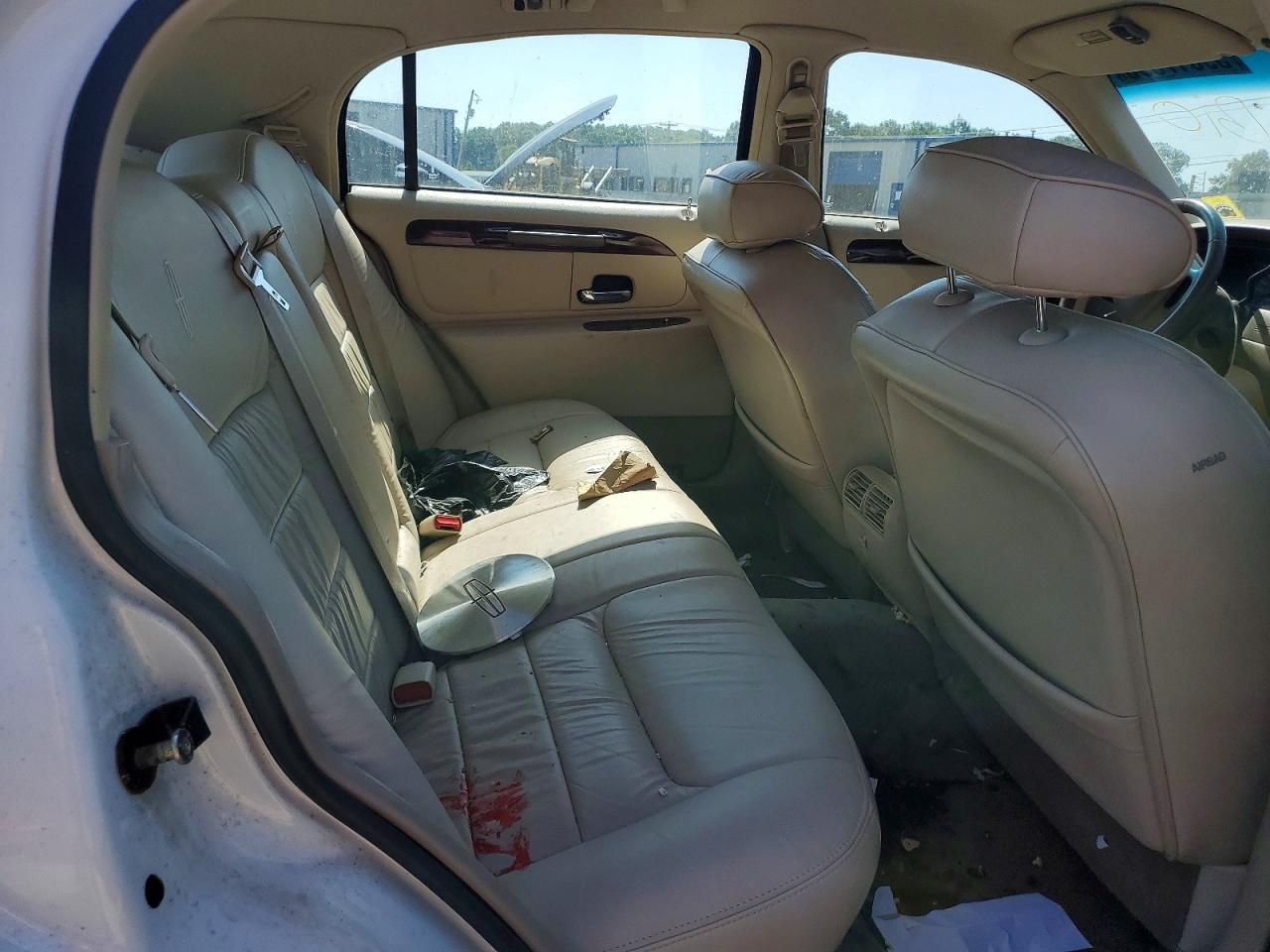 2000 LINCOLN TOWNCAR