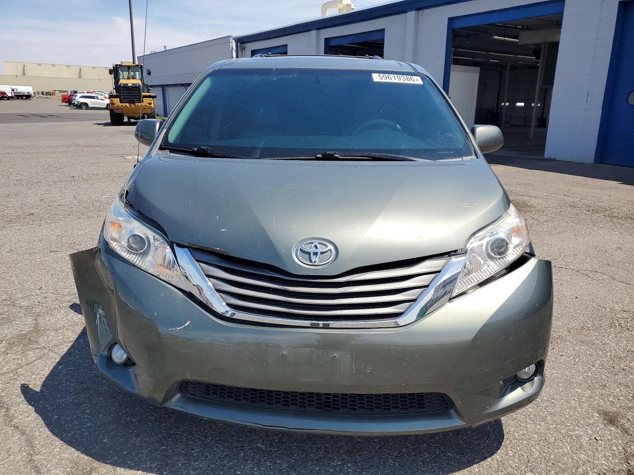 2014 TOYOTA SIENNA