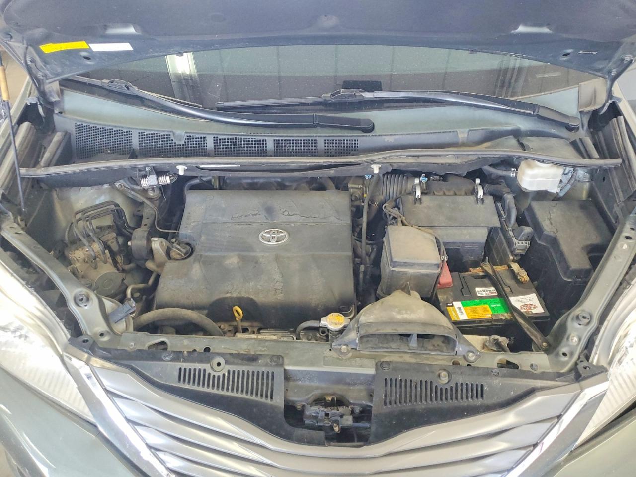 2014 TOYOTA SIENNA