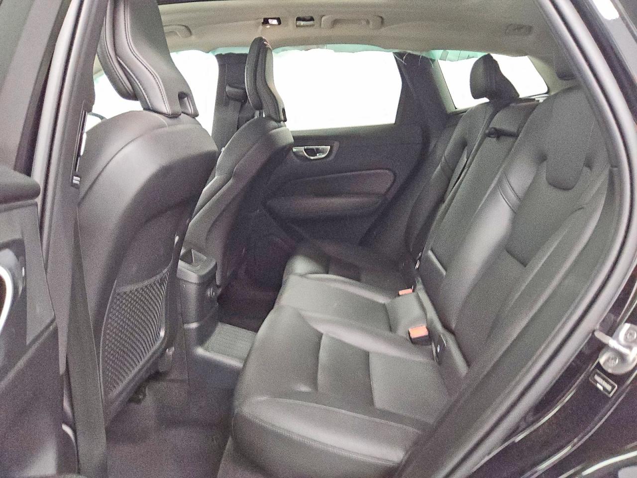 2024 VOLVO XC60