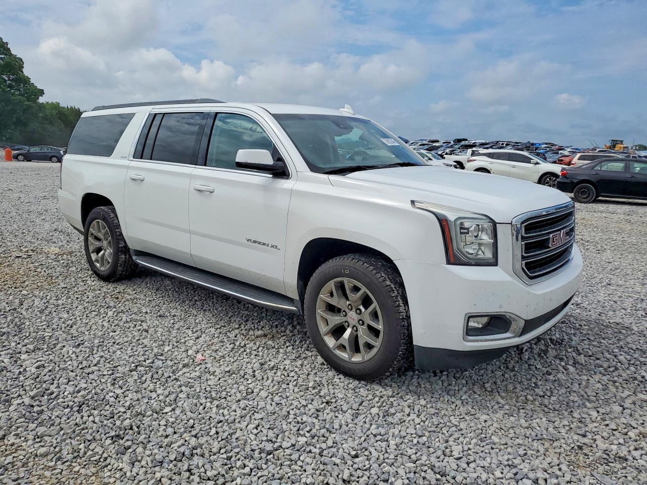 2016 GMC YUKON