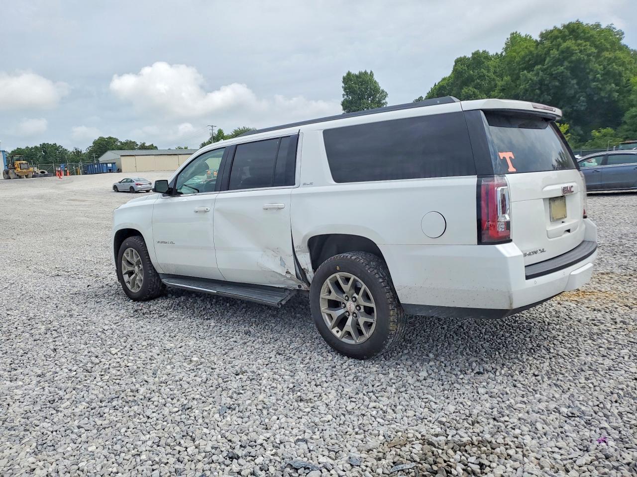 2016 GMC YUKON