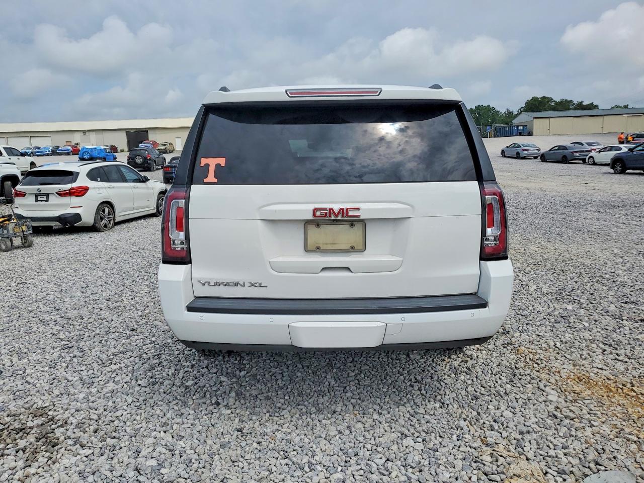 2016 GMC YUKON