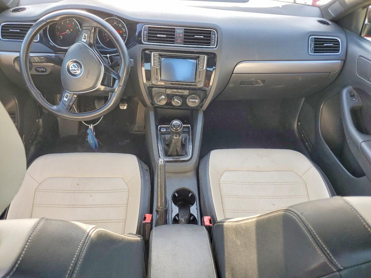 2016 VOLKSWAGEN JETTA