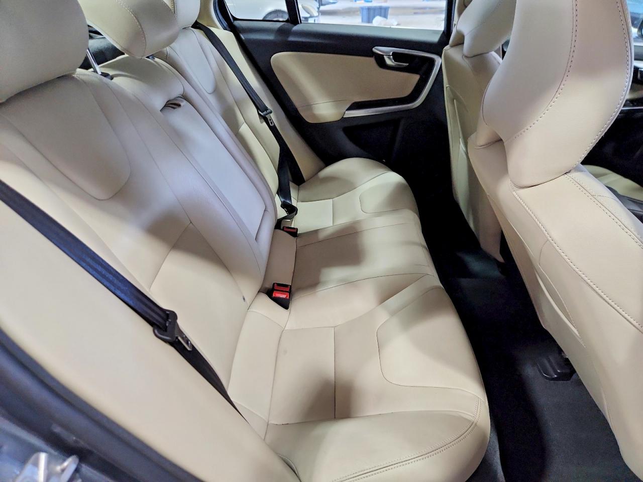 2016 VOLVO S60