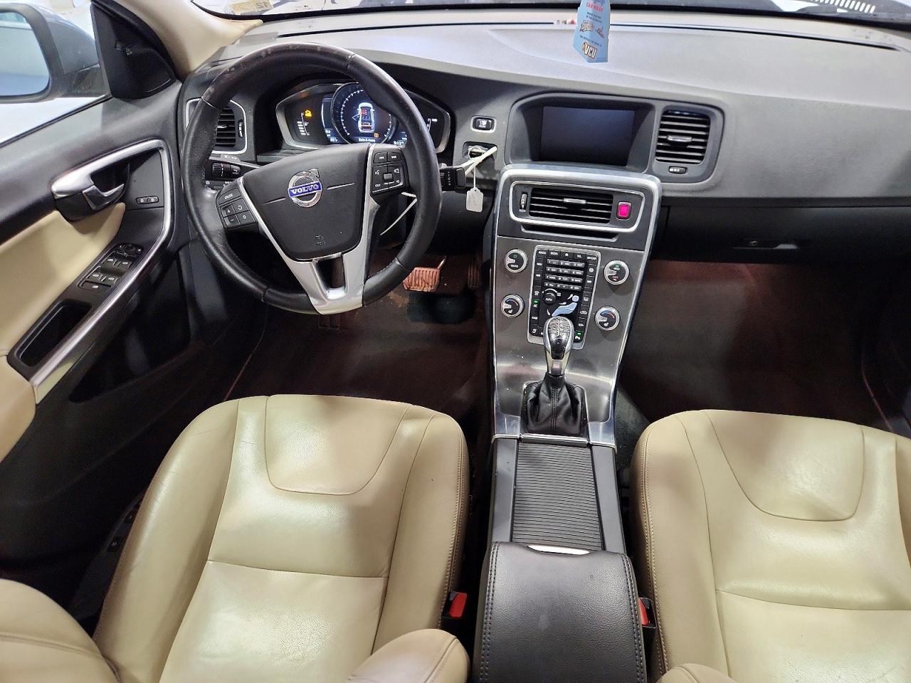 2016 VOLVO S60