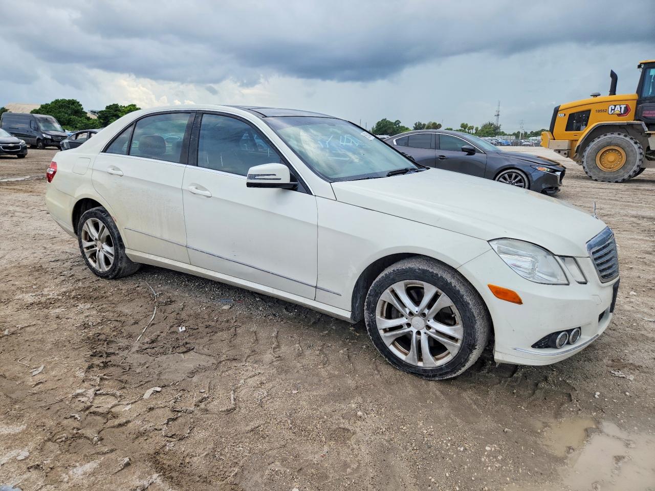 2010 MERCEDES-BENZ E-CLASS