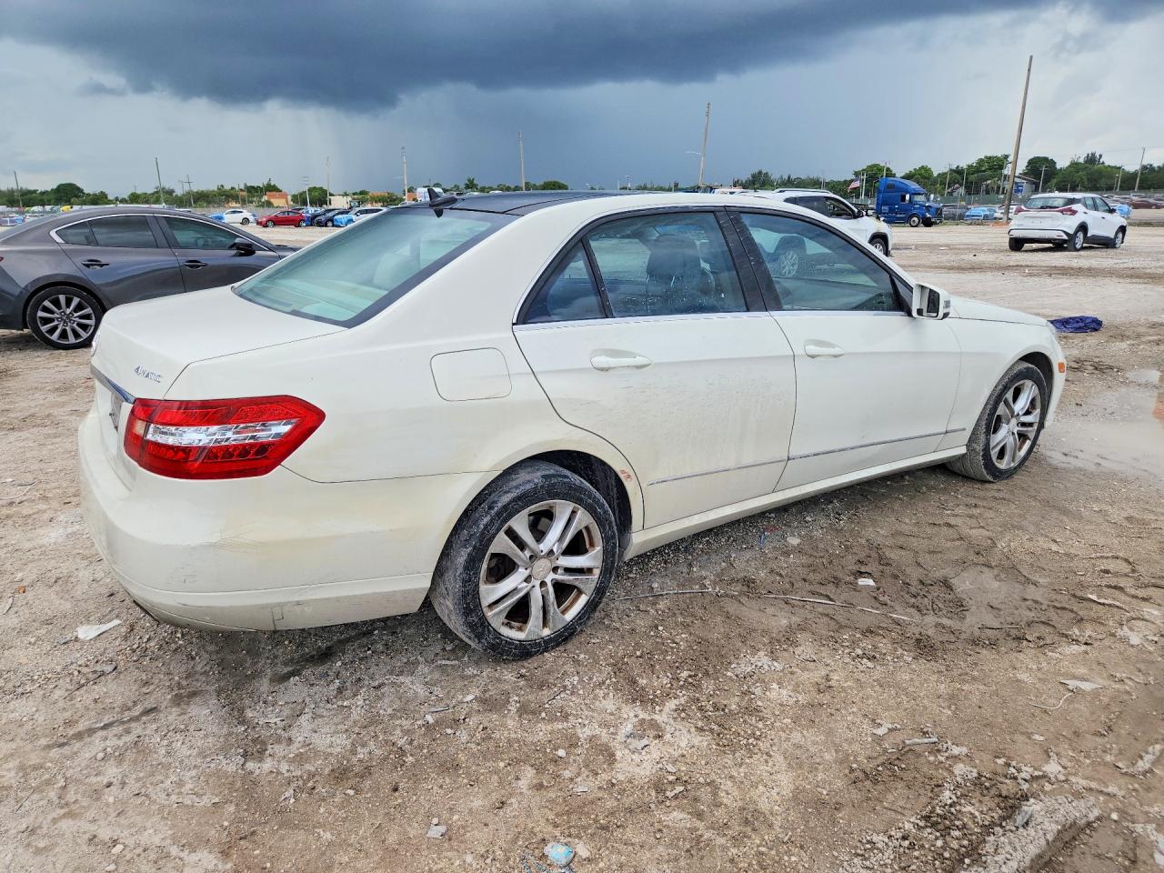 2010 MERCEDES-BENZ E-CLASS