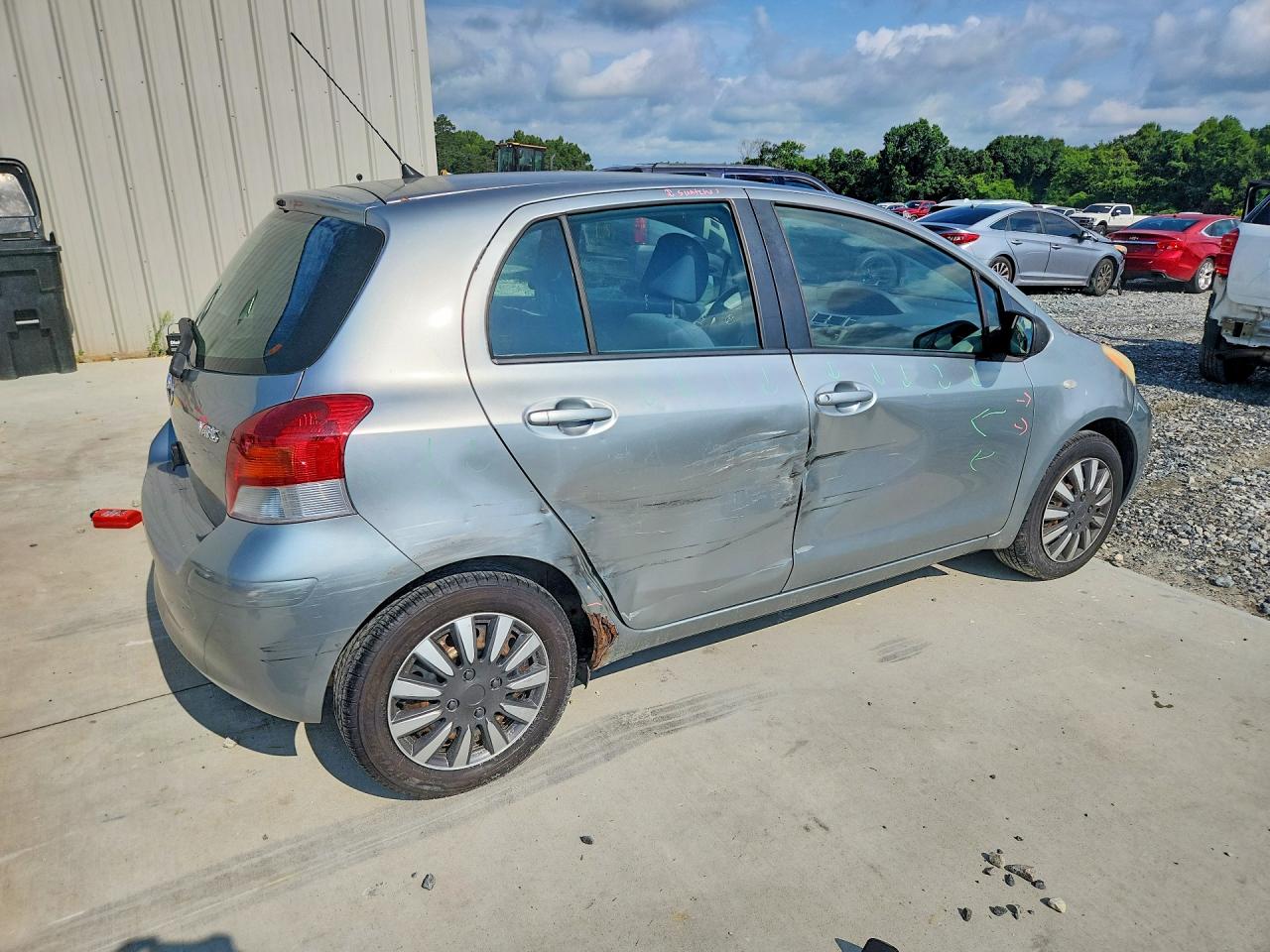 2010 TOYOTA YARIS