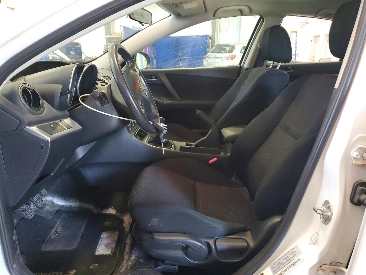 2013 MAZDA 3