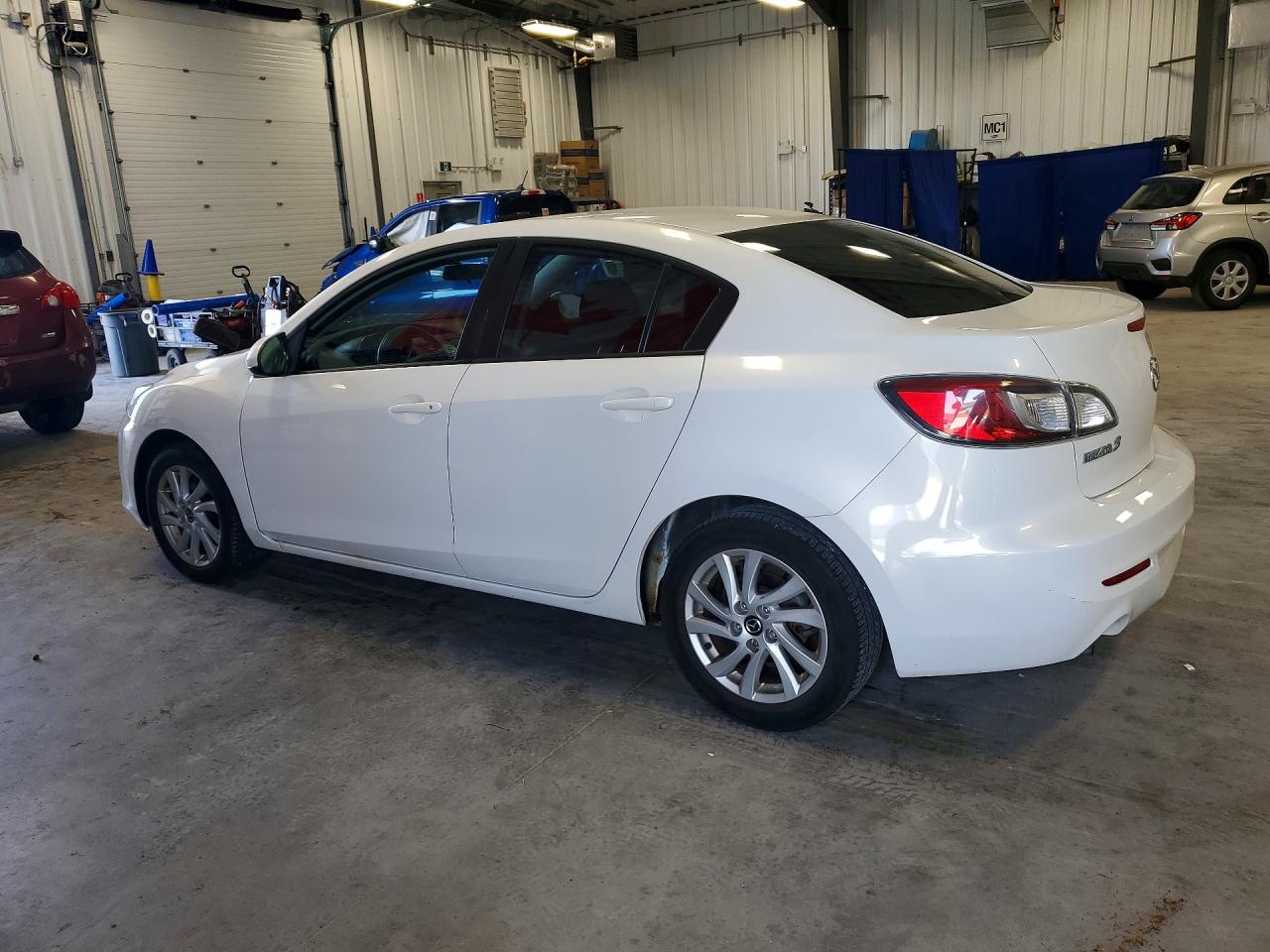 2013 MAZDA 3