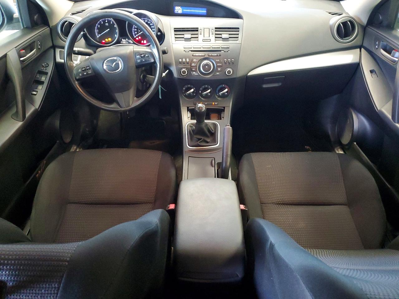 2013 MAZDA 3