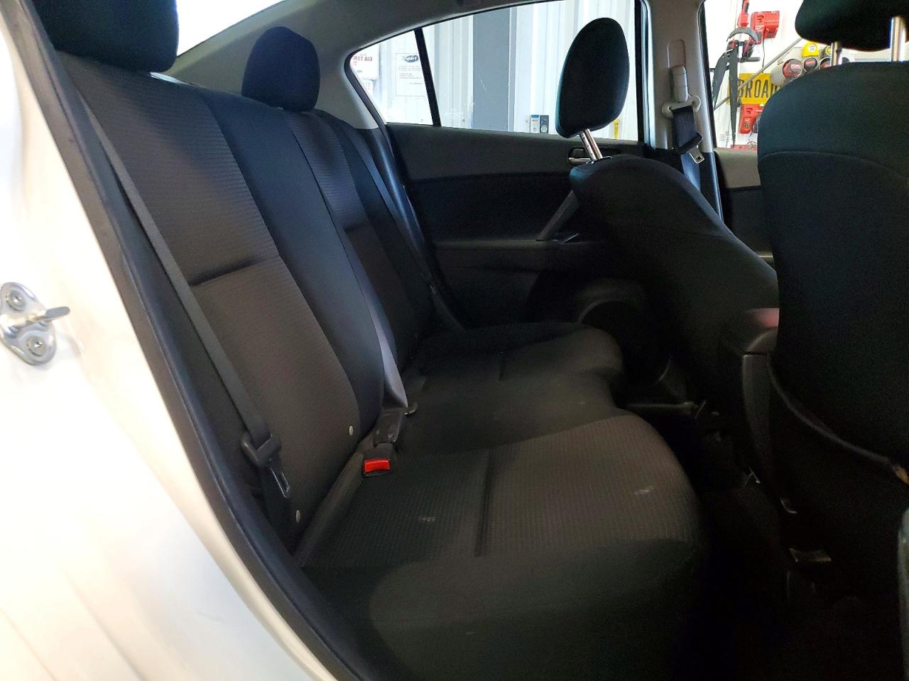 2013 MAZDA 3