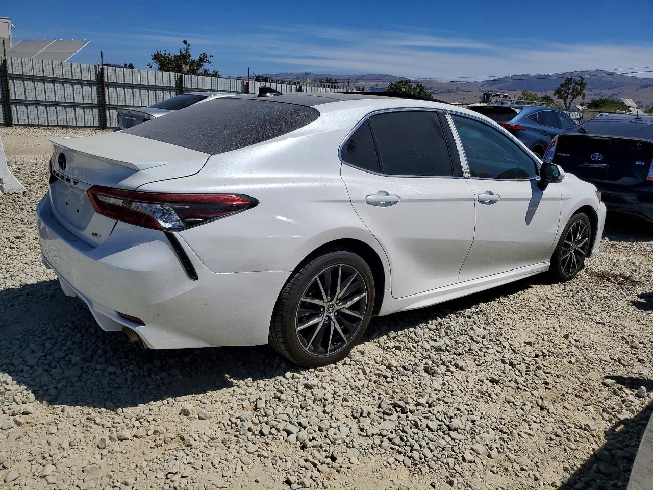 2022 TOYOTA CAMRY