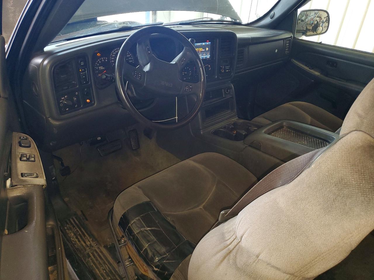 2004 GMC SIERRA