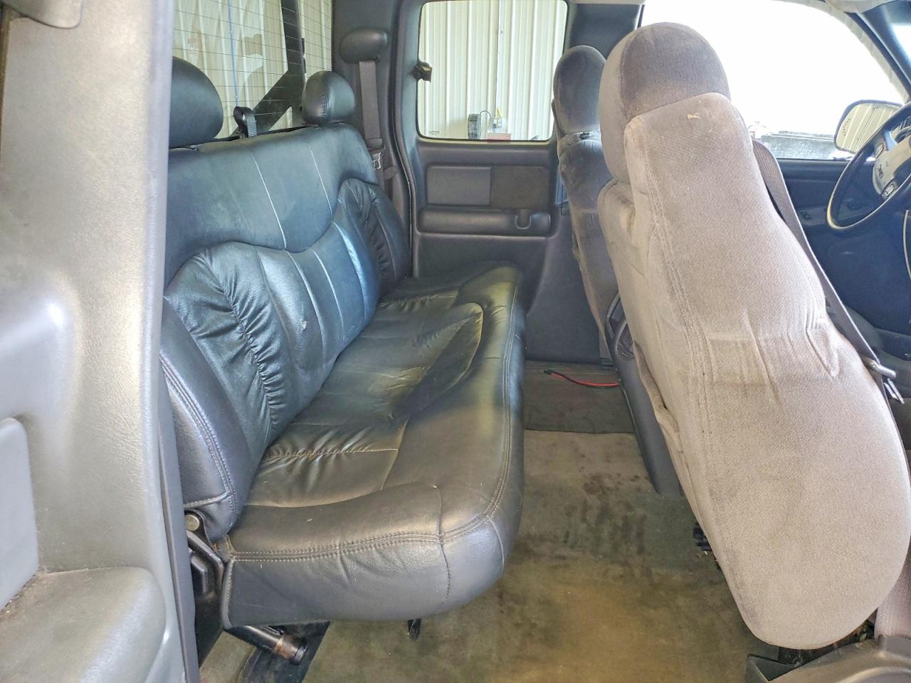 2004 GMC SIERRA