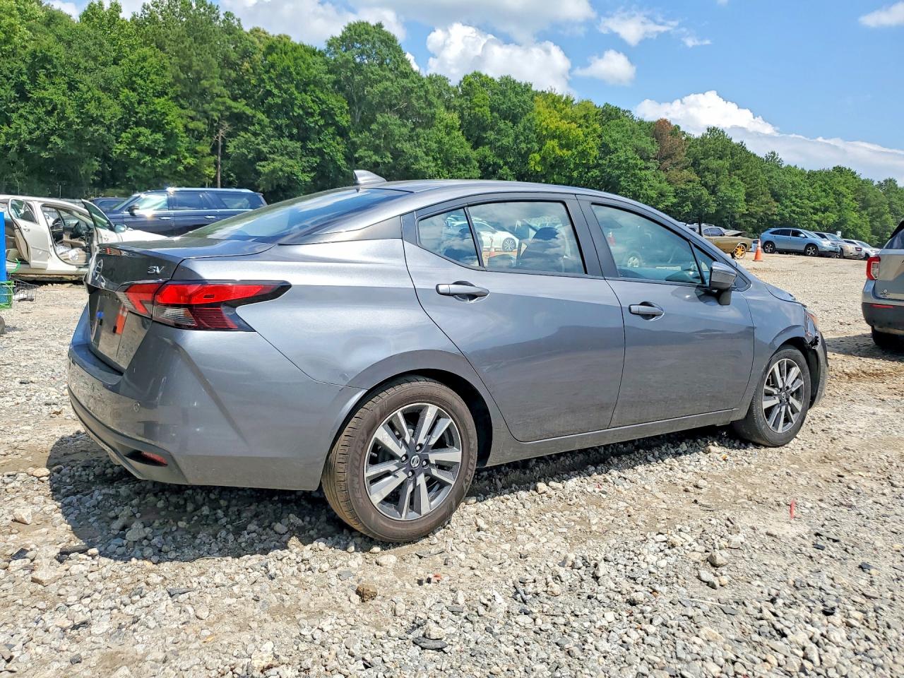 2021 NISSAN VERSA